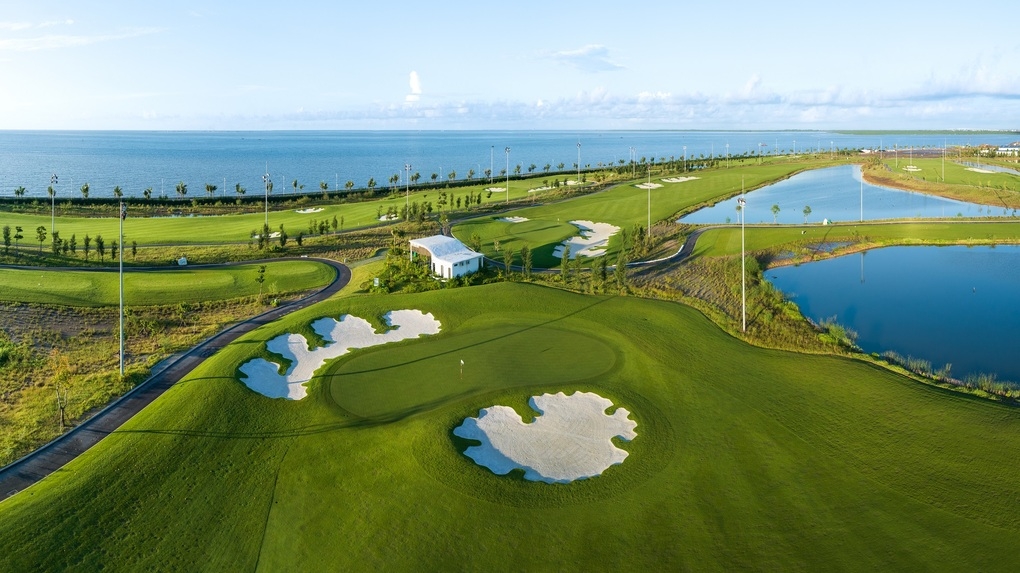 2 sân golf chuẩn quốc tế